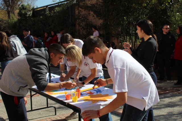 4WEB NSDC 2023 - III y IV Medios - Actividad con lienzos - Reflexión de jóvenes sobre nuestra sociedad