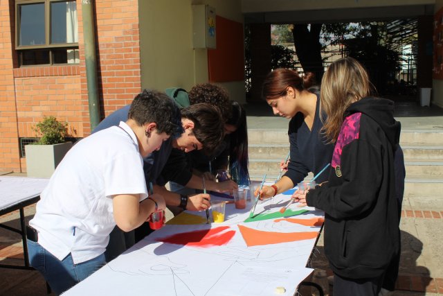 8 (2)WEB NSDC 2023 - III y IV Medios - Actividad con lienzos - Reflexión de jóvenes sobre nuestra sociedad