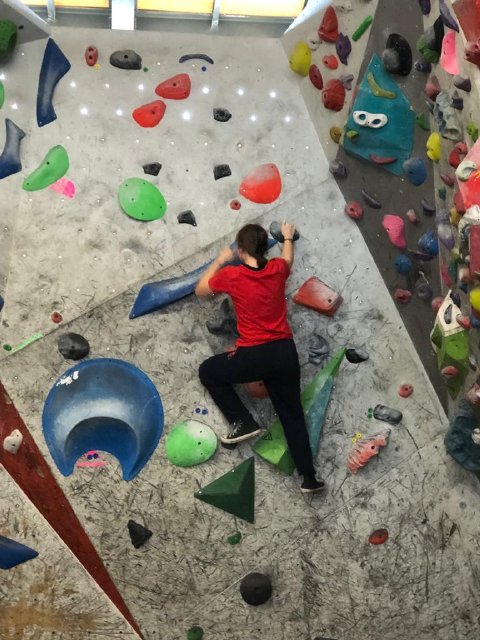 WEB NSDC 2023 - Jornada de escalada en gimnasio El Muro - III y IV Medios - Electivo Montañismo y escalada14