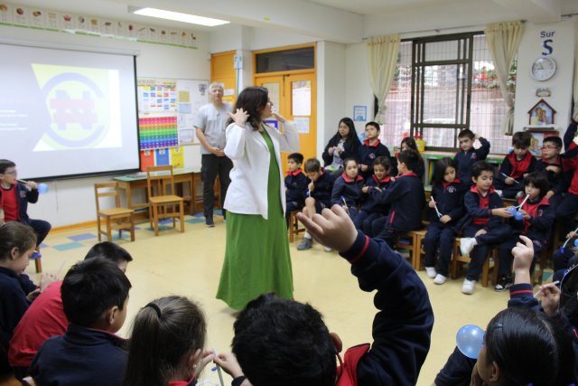 Visita de Apoderados Médicos a los 2° Básicos
