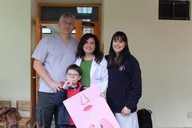 Visita de Apoderados Médicos a los 2° Básicos