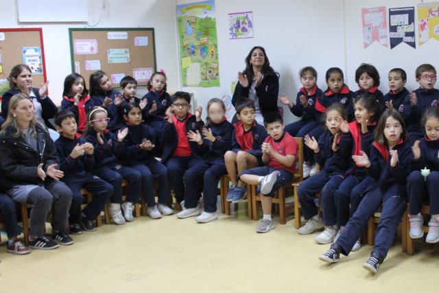 Visita de Apoderados Médicos a los 2° Básicos