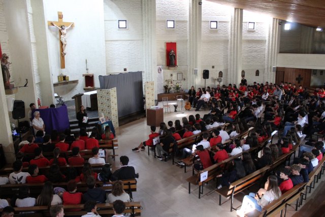 Semana Santa 2024 - Adoración a la Cruz