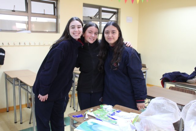 Actividad: crear imagen con materiales reciclados