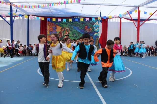 1° Básico A y B: Cacharpaya